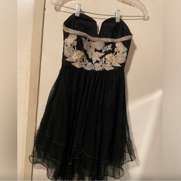 (NWT) FREE PEOPLE Embroidered Mini Dress - Picture 3 of 3